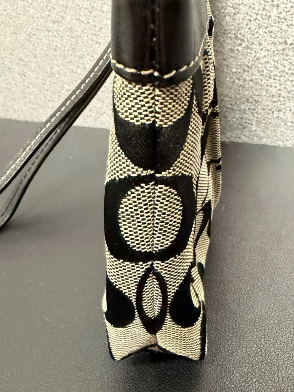 Coach Signature Canvas Wristlet Black Ivory Monogram Y2K - Picture 4 of 10